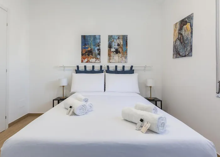 Appartamento Hostly-libia Light Lodge-10min Metro To Colosseum Roma